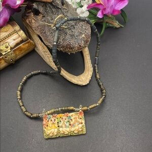 Carved bone monkey pendant necklace vintage C5